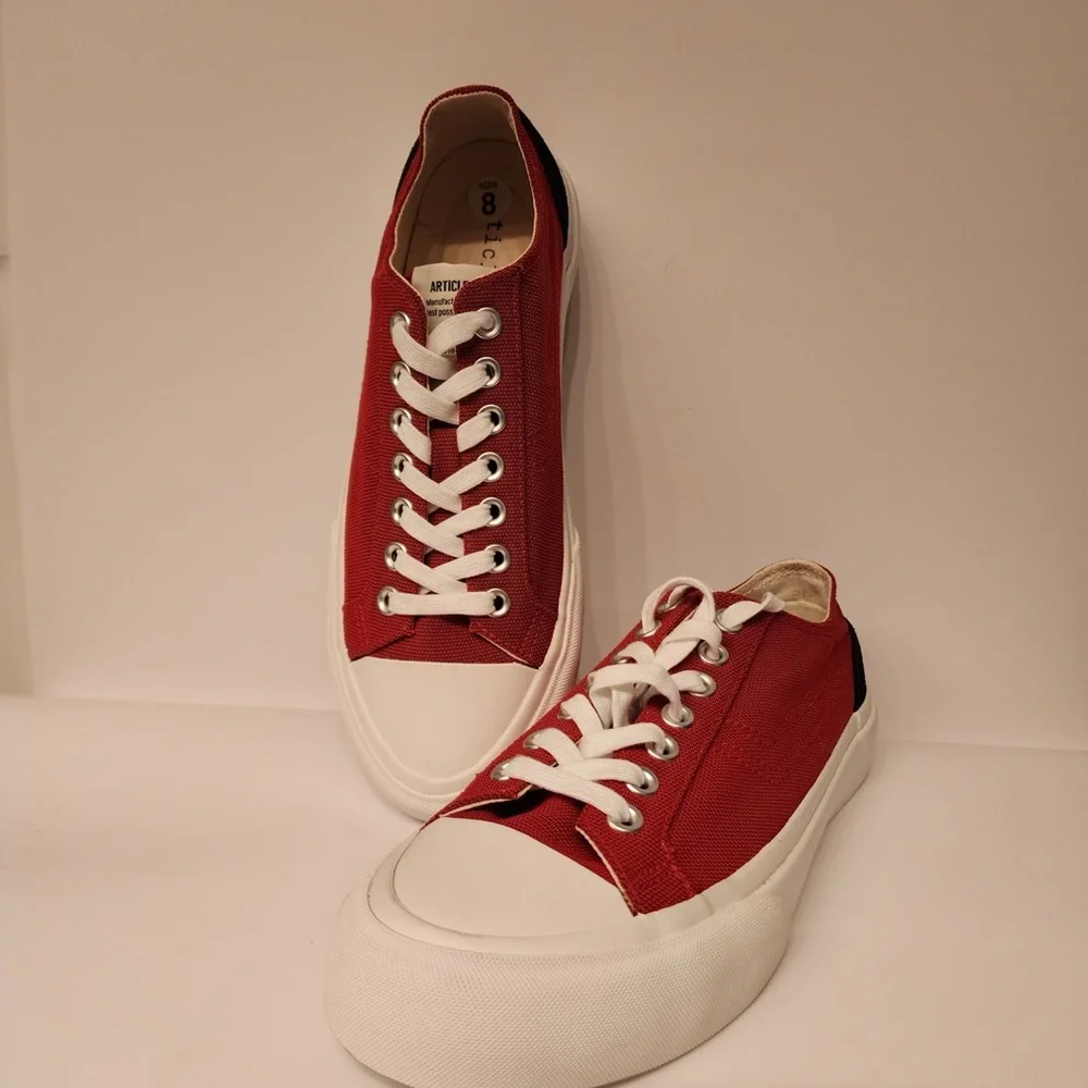 Article No. Red 1007-02 Sneakers Red Canvas with White Accents Men’s Size 8 - Picture 6 of 15